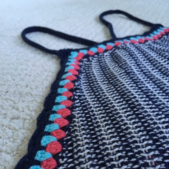 cross-back, crochet knit tunic - Picture 6 of 8